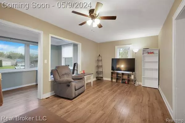 1493 E JUDD Road, Burton, MI 48529