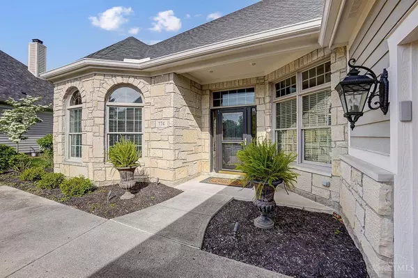 774 Yankee Trace Dr, Centerville, OH 45459