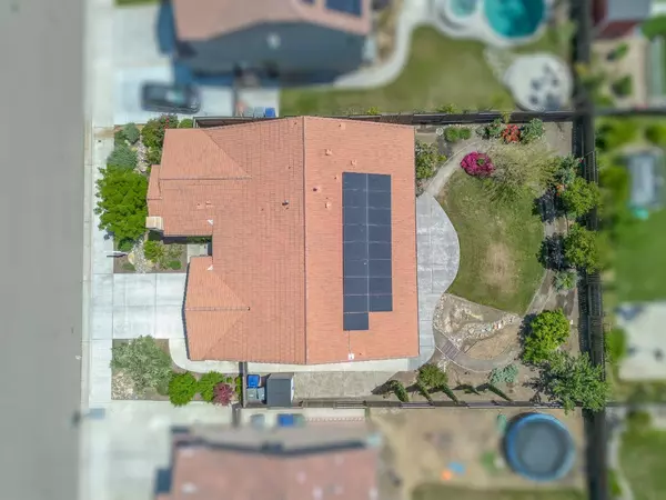 4044 Celeste Avenue, Clovis, CA 93619