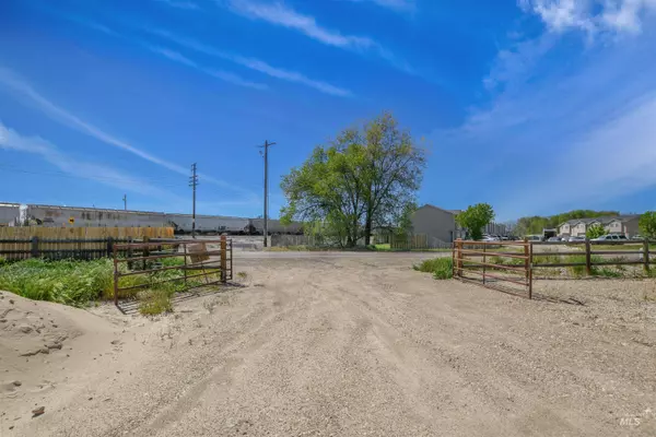 1920 E Railroad Street, Nampa, ID 83686