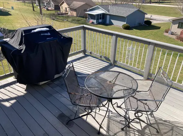 325 Regent DR, La Crescent, MN 55947