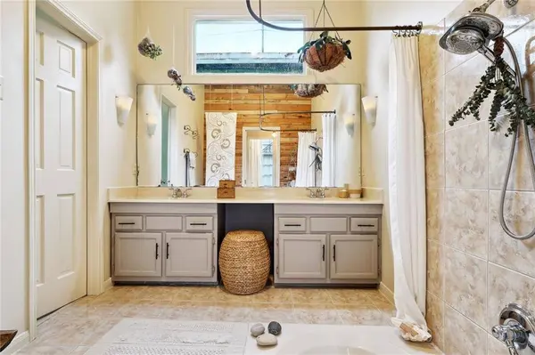 617 SONIAT ST, New Orleans, LA 70115