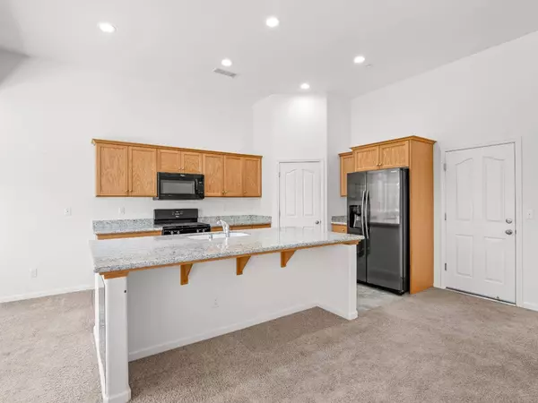 4044 Celeste Avenue, Clovis, CA 93619