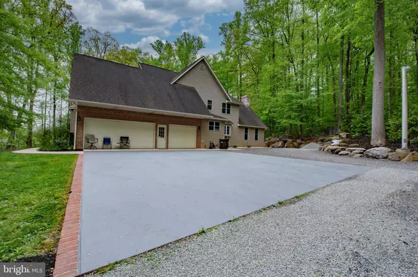 3068 LONG RD, Green Lane, PA 18054