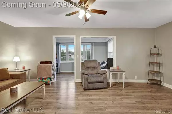 1493 E JUDD Road, Burton, MI 48529