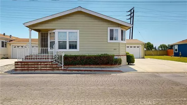 3595 Santa Fe AVE #209, Long Beach, CA 90810