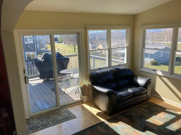 325 Regent DR, La Crescent, MN 55947