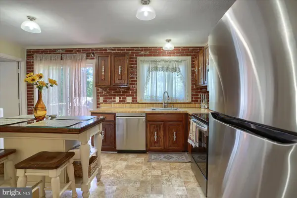 36 LILAC DR, Mechanicsburg, PA 17050