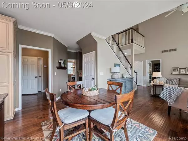 1353 Coach House Lane, South Lyon, MI 48178