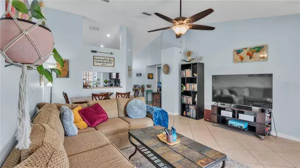 5018 YELLOWTOP LOOP, Lakeland, FL 33811