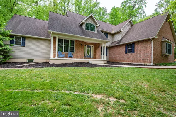 3068 LONG RD, Green Lane, PA 18054