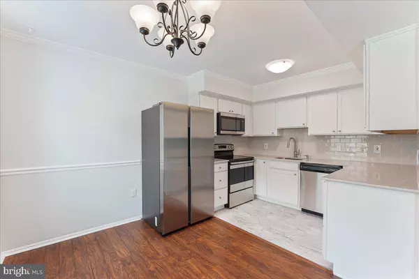 5200 HILLTOP DR #L16, Brookhaven, PA 19015