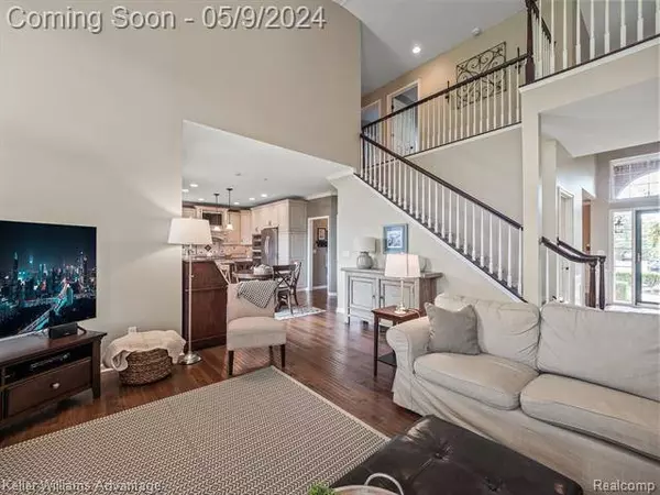 1353 Coach House Lane, South Lyon, MI 48178