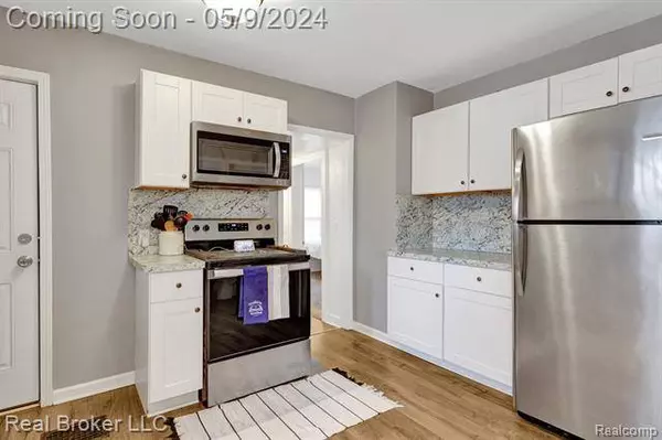 1493 E JUDD Road, Burton, MI 48529