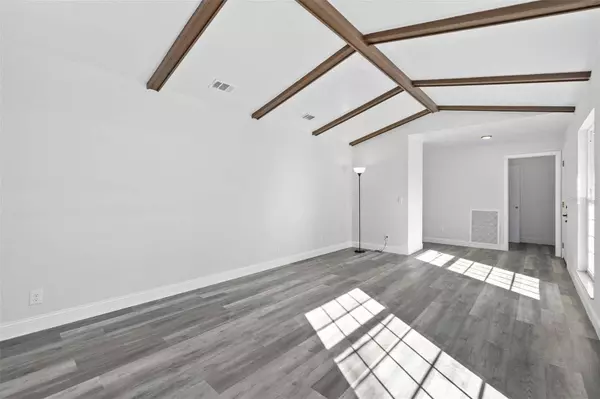 102 CARRIAGE PL, Palatka, FL 32177