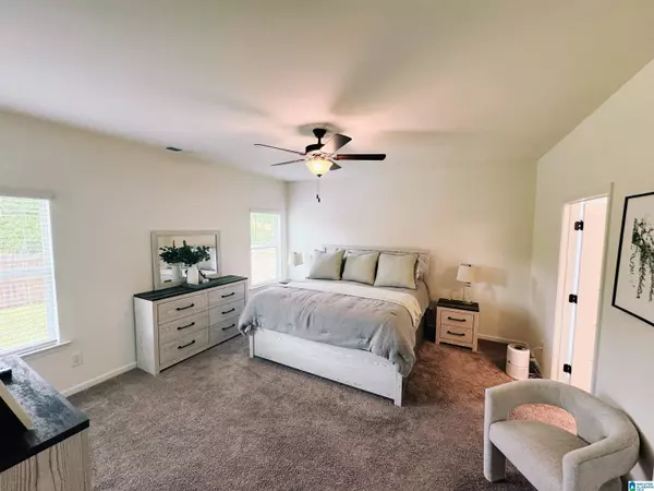 125 FALLEN OAKS LANE, Springville, AL 35146