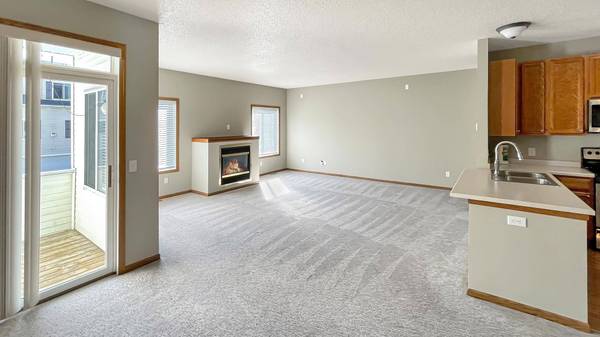 6860 Meadow Grass LN S, Cottage Grove, MN 55016