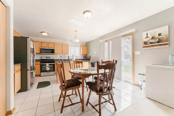 3825 W 137th ST, Robbins, IL 60472