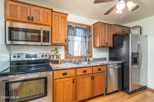 2005 30TH Avenue NE, Manvel, ND 58256