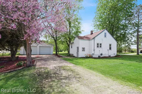 8007 PETTIT Road, Birch Run, MI 48415