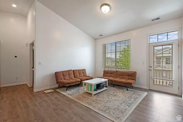 979 W CHELSEA LN N, North Salt Lake, UT 84054