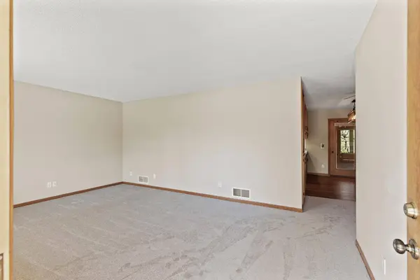 4843 Dominick DR, Minnetonka, MN 55343