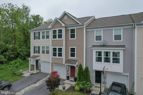 66 ANTIGUA DR, Hedgesville, WV 25427