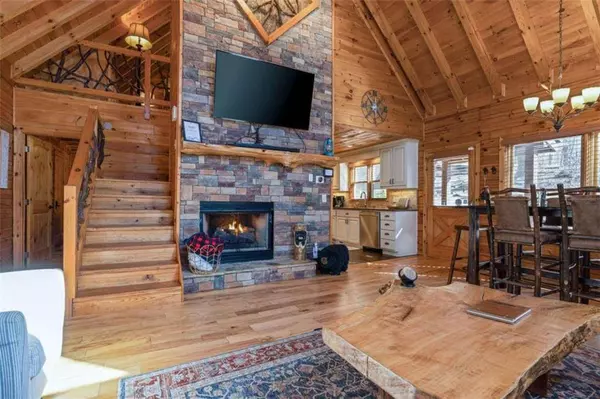 484 Arrowhead Pass, Blue Ridge, GA 30513