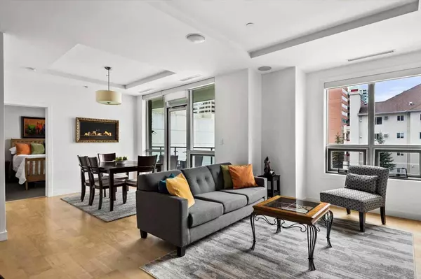 701 3 AVE SW #305, Calgary, AB T2P 5R3