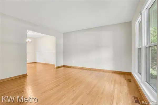 5522 BEAUCHAMP Place, West Bloomfield, MI 48322