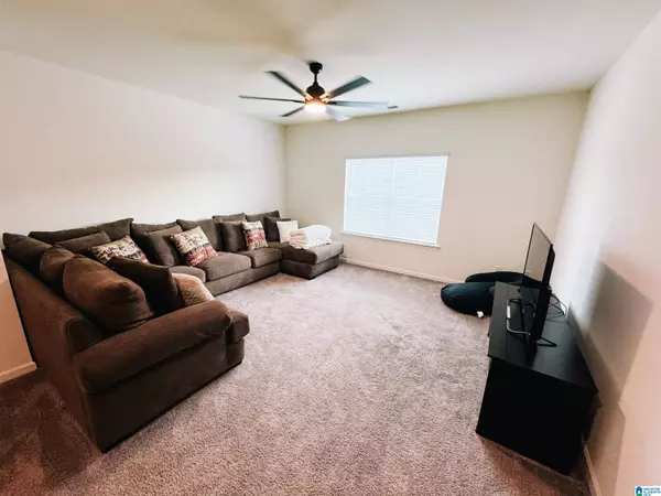 125 FALLEN OAKS LANE, Springville, AL 35146