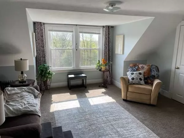 666 Pleasant St, Leicester, MA 01542