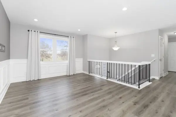 5739 Crestwood RD, Matteson, IL 60443