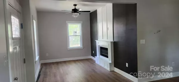 305 S Iredell AVE, Spencer, NC 28159