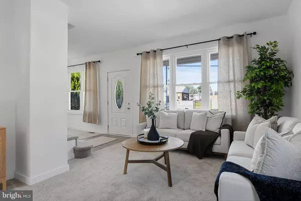 34 SPRUCE AVE, Maple Shade, NJ 08052