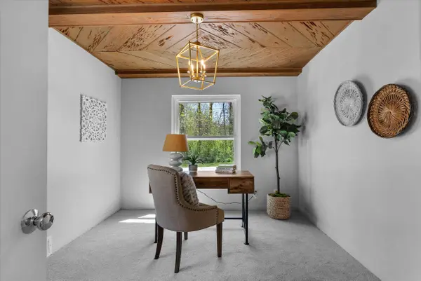 1821 E Fox, Fox Point, WI 53217