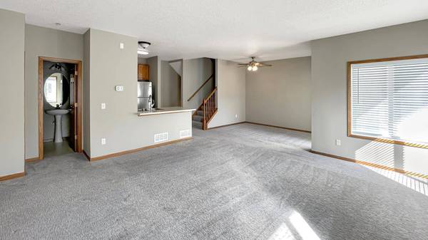 6860 Meadow Grass LN S, Cottage Grove, MN 55016