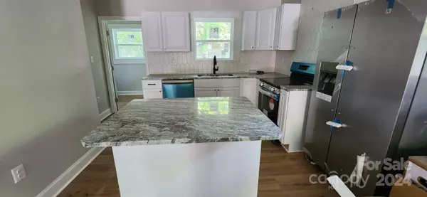 305 S Iredell AVE, Spencer, NC 28159