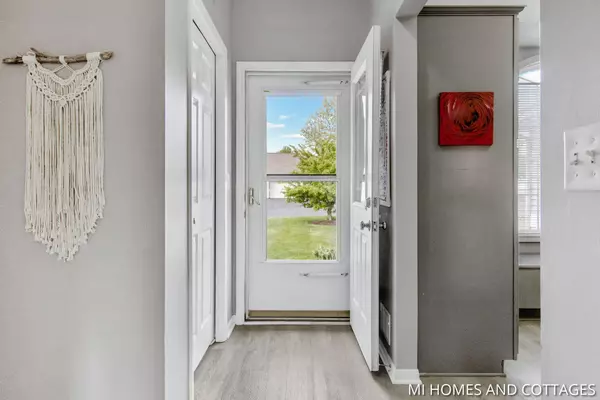 10898 Aspen Trail, Zeeland, MI 49464