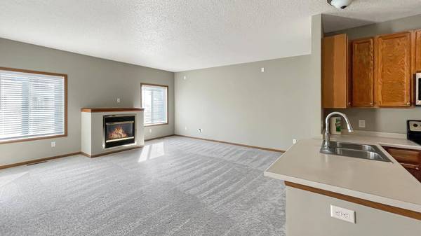 6860 Meadow Grass LN S, Cottage Grove, MN 55016