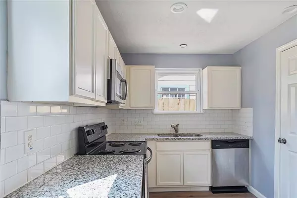 4130 Galesburg ST, Houston, TX 77051