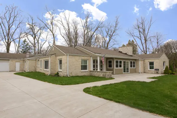 1821 E Fox, Fox Point, WI 53217