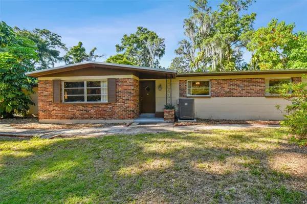 2112 OAK HILL DR, Valrico, FL 33594