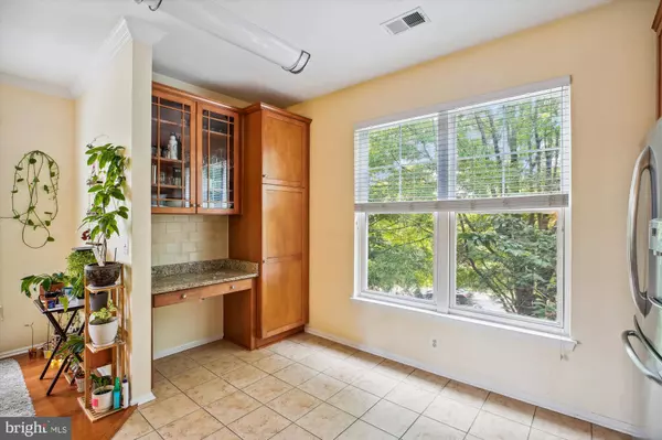 11800 OLD GEORGETOWN #1427, Rockville, MD 20852