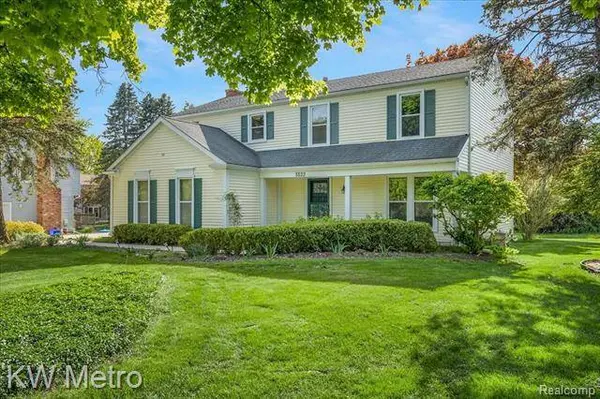 5522 BEAUCHAMP Place, West Bloomfield, MI 48322