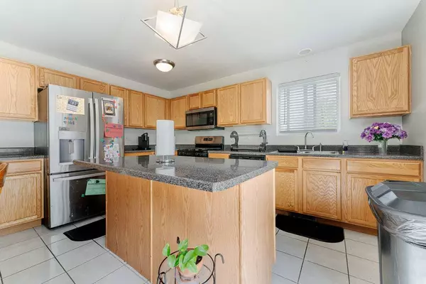 3825 W 137th ST, Robbins, IL 60472