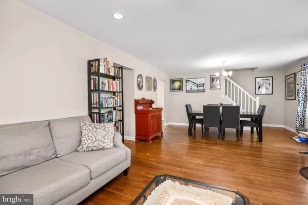 1582 OSBOURNE AVE, Abington, PA 19001