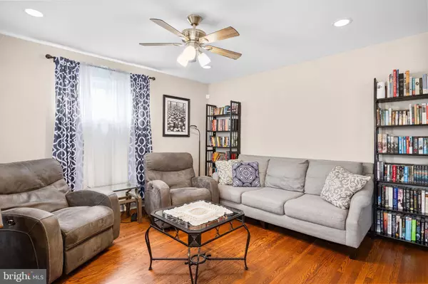 1582 OSBOURNE AVE, Abington, PA 19001