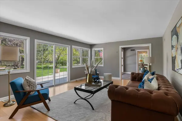 1821 E Fox, Fox Point, WI 53217