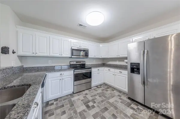 4135 Doe Ridge LN, Lancaster, SC 29720